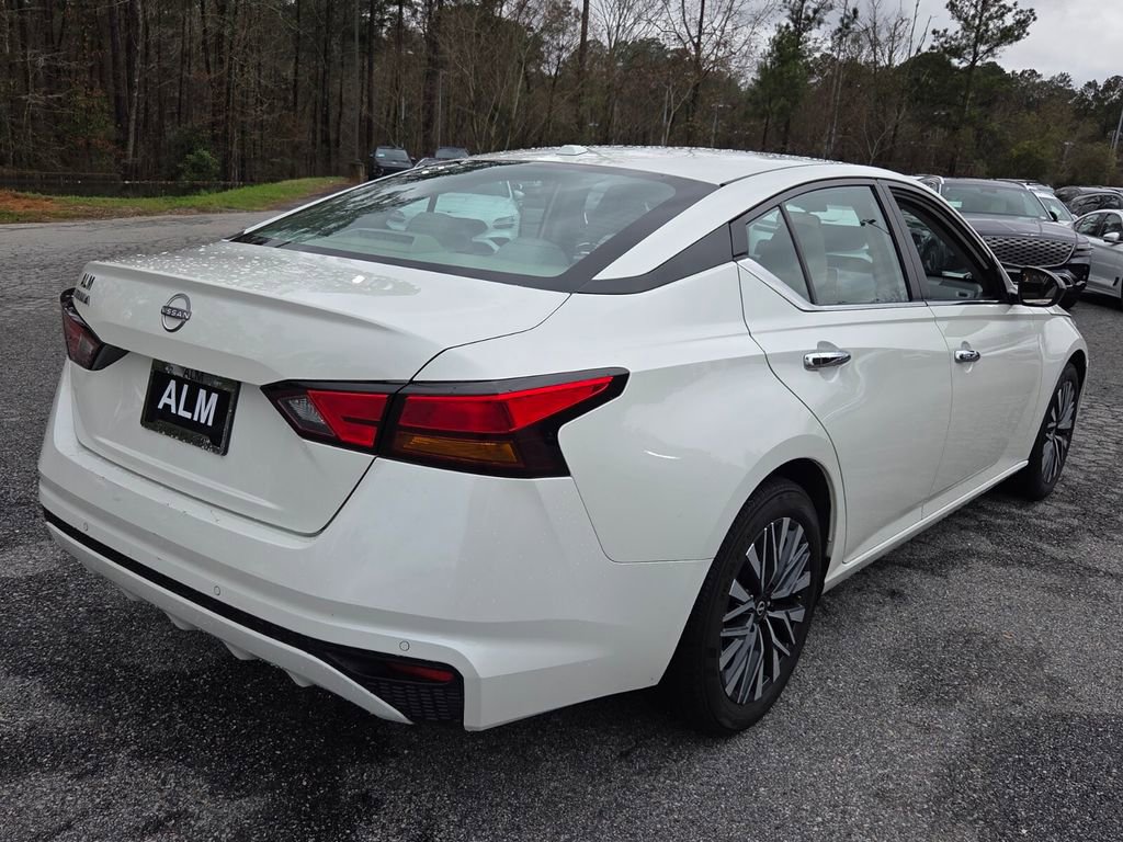 Used 2025 Nissan Altima 2.5 SV image 12
