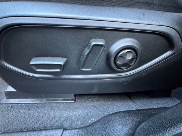 Used 2023 Jeep Grand Cherokee L Limited AWD/4WD image 52