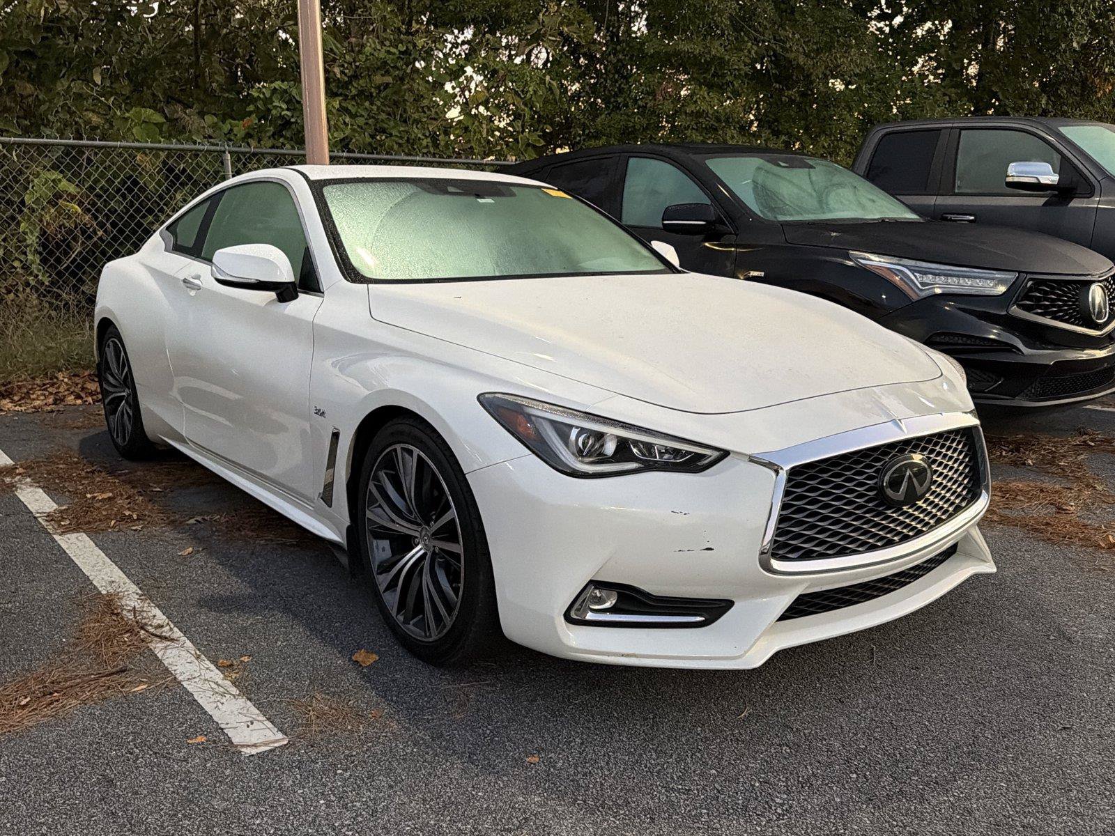 Used 2019 INFINITI Q60 3.0t Luxe w/ Essential Package RWD image 3