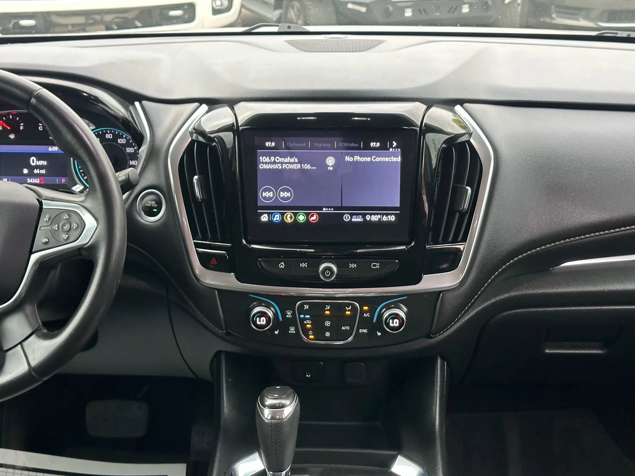 Used 2020 Chevrolet Traverse LT image 15