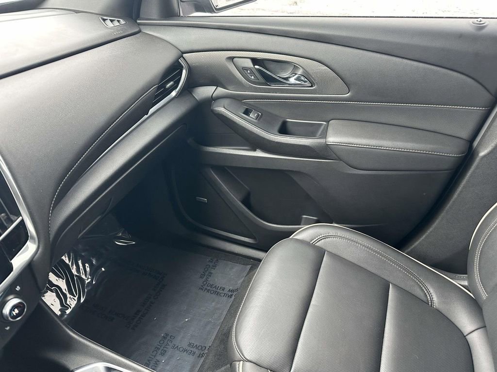 Certified 2023 Chevrolet Traverse Premier w/ LPO, Floor Liner Package image 32