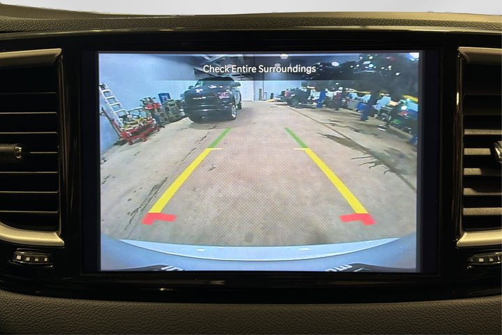 Used 2024 Chrysler Pacifica Touring-L FWD image 31