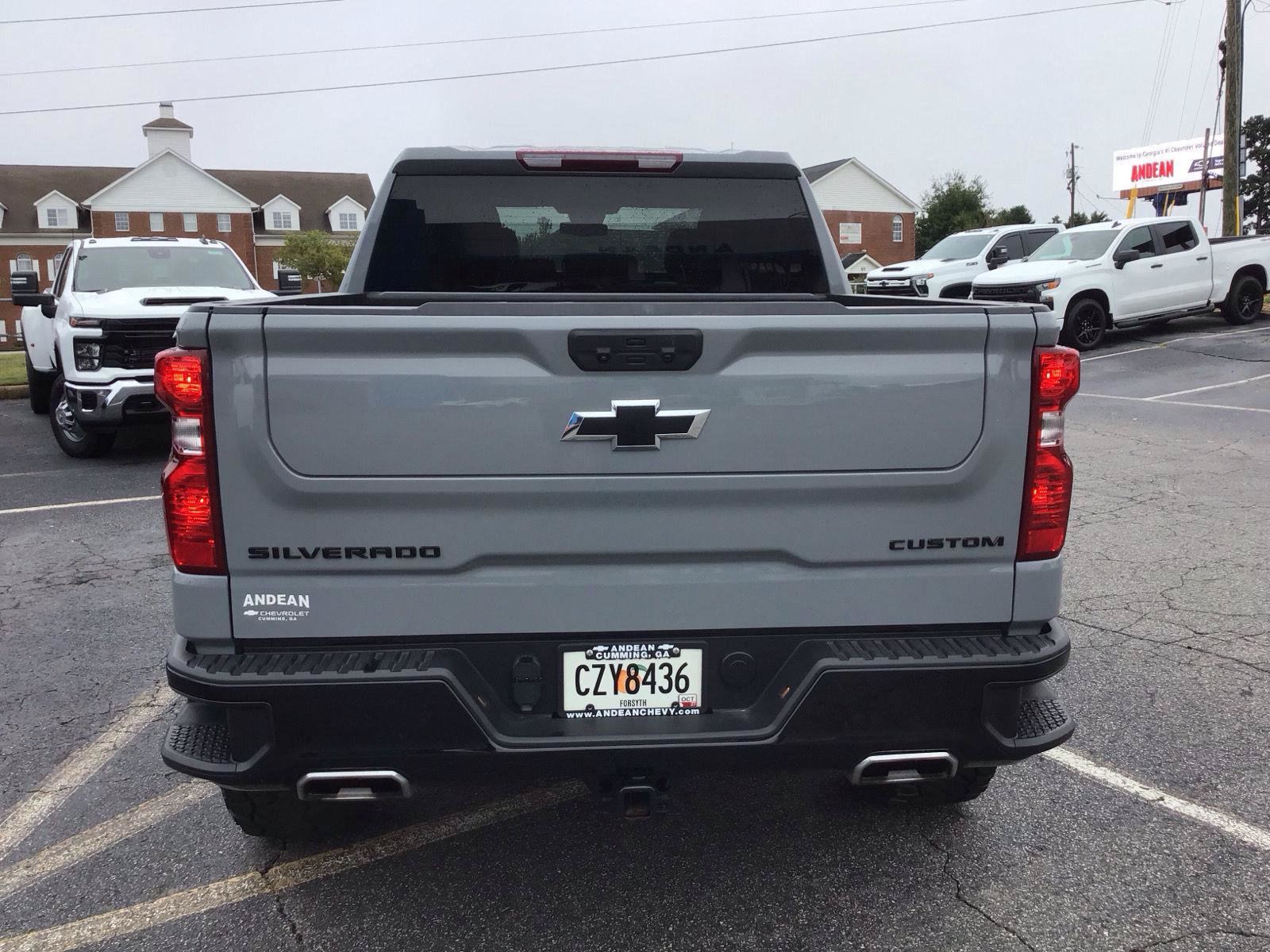 Used 2024 Chevrolet Silverado 1500 Custom Trail Boss w/ LPO, Dark Essentials Package AWD/4WD image 3