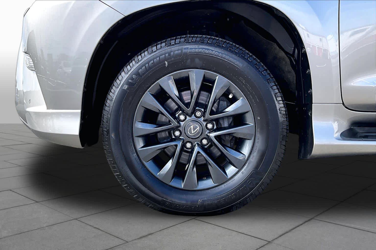 Used 2022 Lexus GX 460 Premium w/ Premium Plus Package AWD/4WD image 11