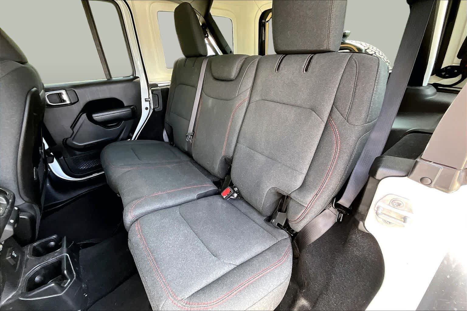Used 2025 Jeep Wrangler Unlimited Rubicon AWD/4WD image 21