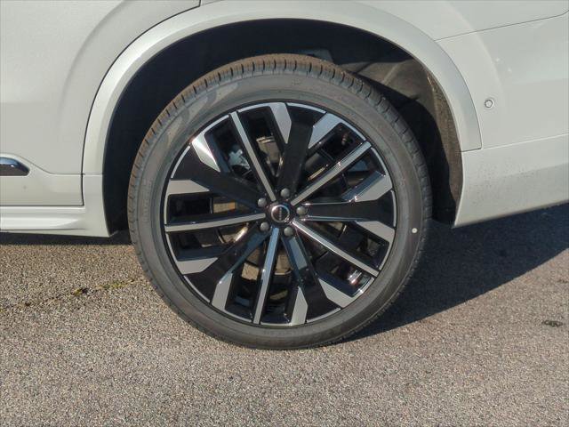 New 2026 Volvo XC90 T8 Plus w/ Protection Package Premier image 6