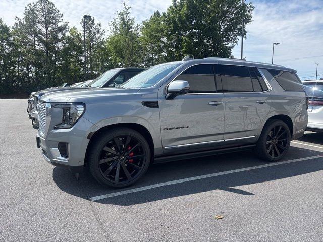 Used 2023 GMC Yukon Denali w/ Denali Reserve Package AWD/4WD image 2