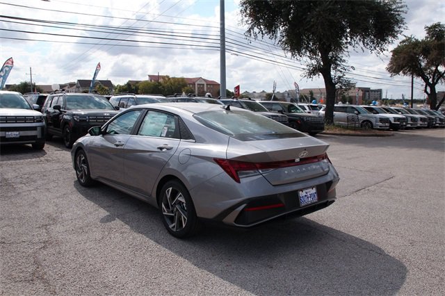 New 2025 Hyundai Elantra Limited image 5