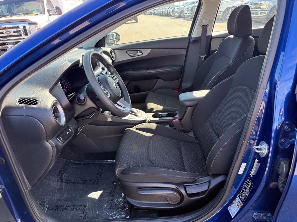 Used 2020 Kia Forte LXS FWD image 5