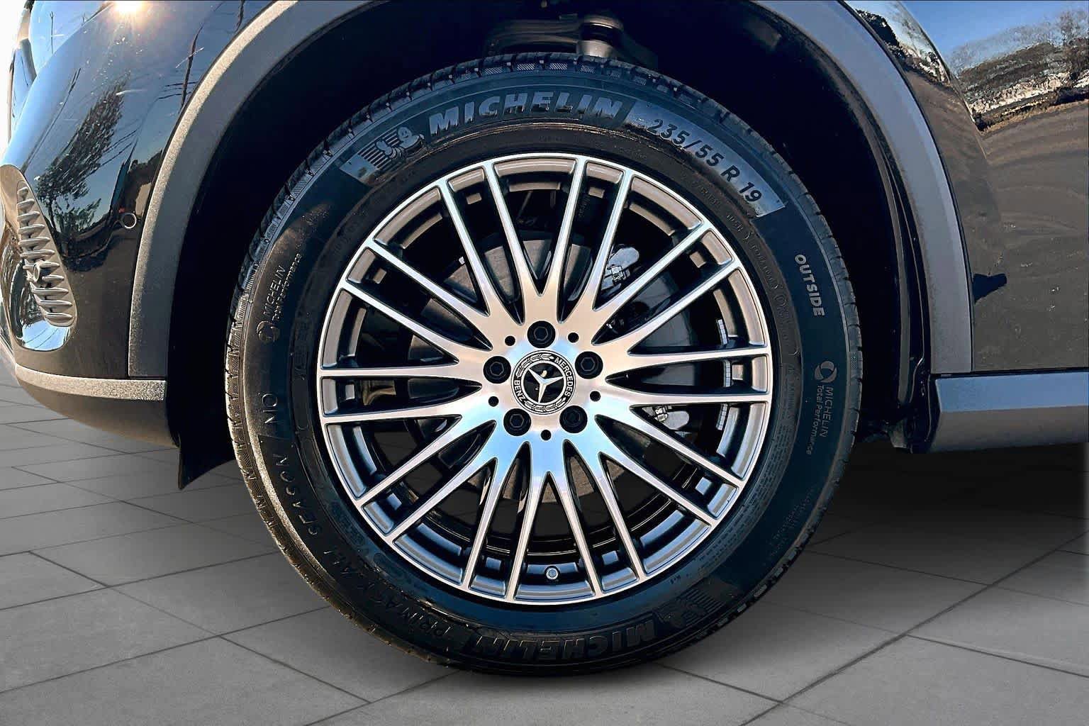 Certified 2025 Mercedes-Benz GLC 300 4MATIC image 11