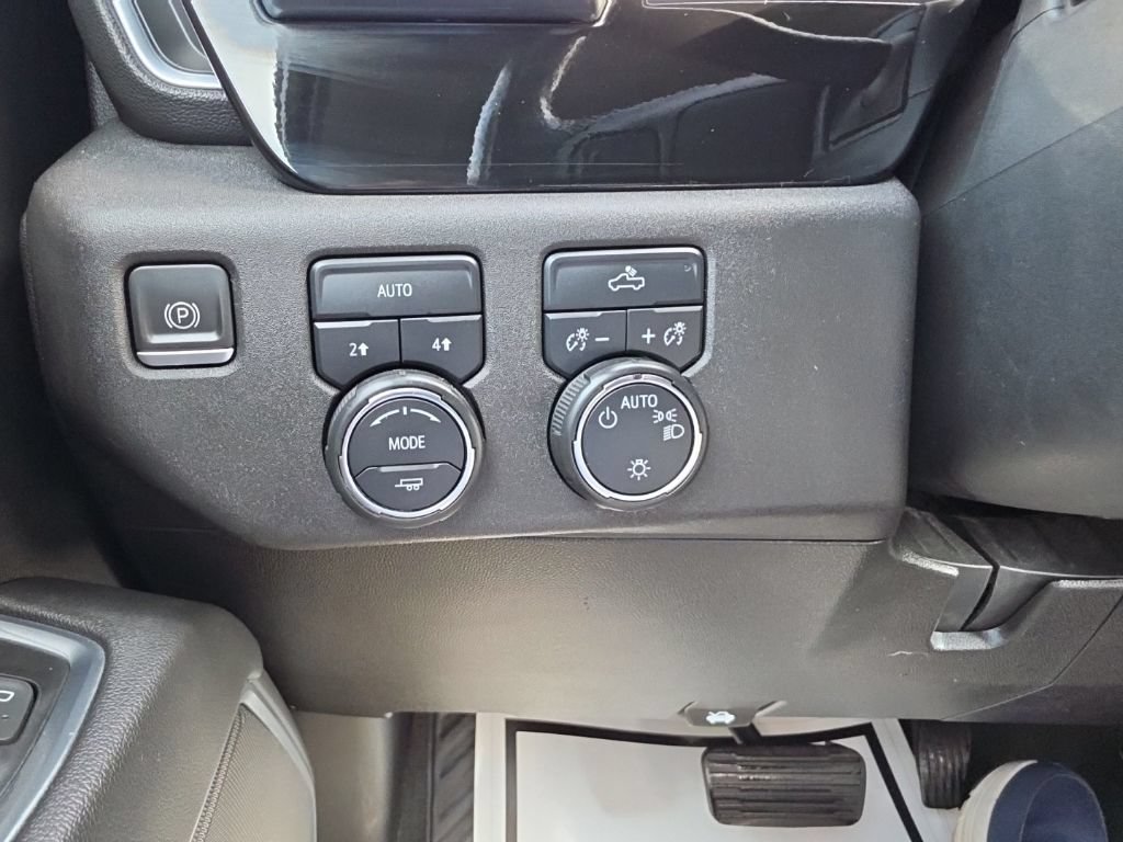 Certified 2022 Chevrolet Silverado 1500 LT AWD/4WD image 10