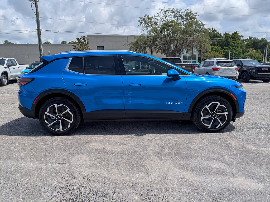 New 2026 Chevrolet Equinox EV LT AWD/4WD image 3