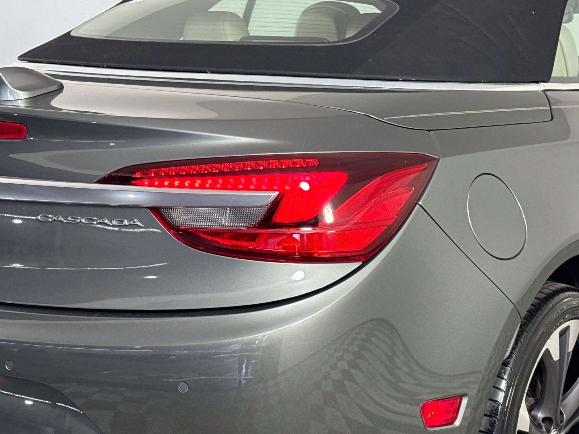 Used 2019 Buick Cascada Premium FWD image 32