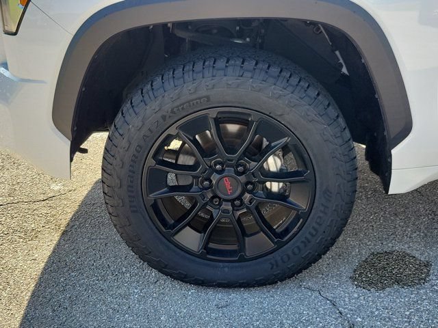 Used 2024 Toyota Tundra SR5 w/ SR5 Premium Package AWD/4WD image 13