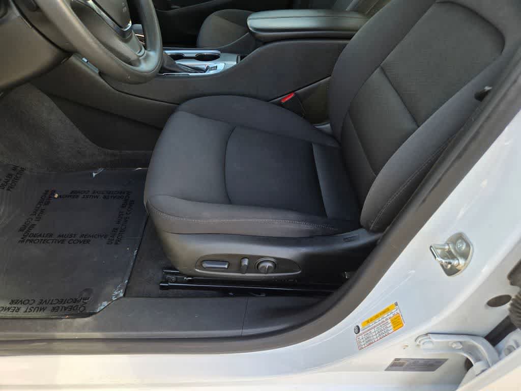 Used 2024 Chevrolet Malibu LT FWD image 18