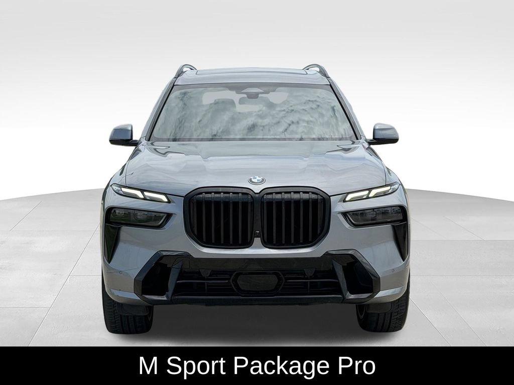 Used 2025 BMW X7 xDrive40i w/ M Sport Package AWD/4WD video 3