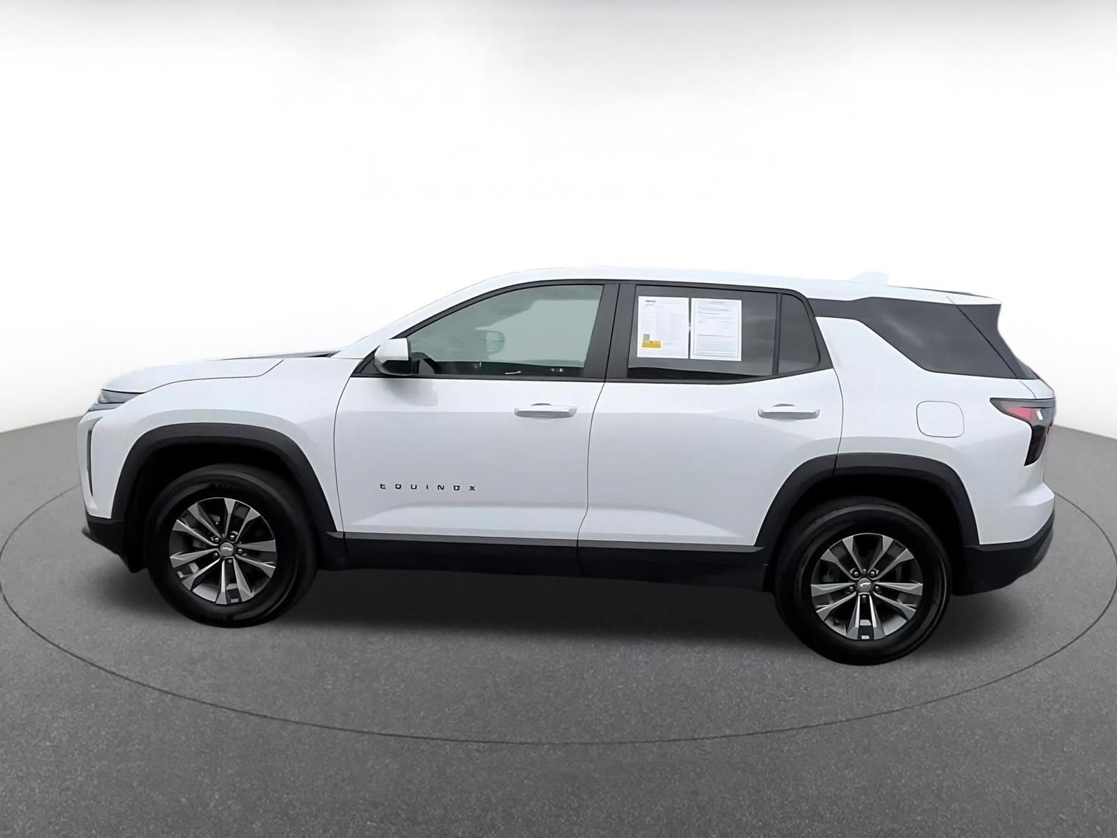 Used 2025 Chevrolet Equinox LT FWD image 8