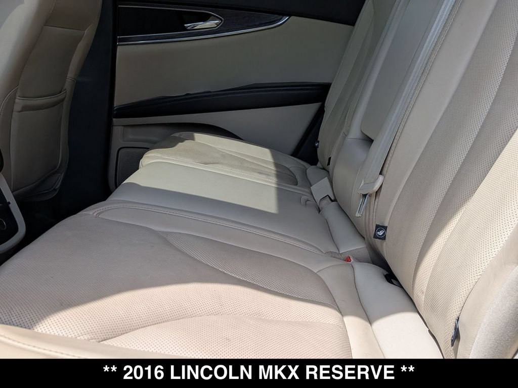 Used 2016 Lincoln MKX Reserve w/ Climate Package AWD/4WD image 3
