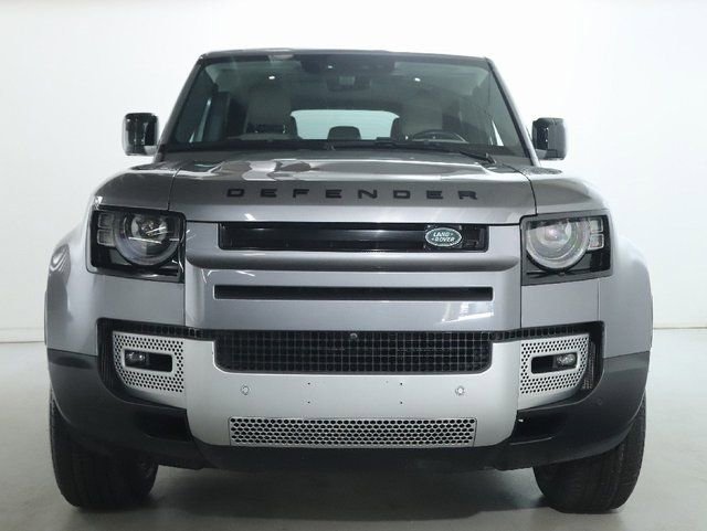 Used 2023 Land Rover Defender 110 SE image 13