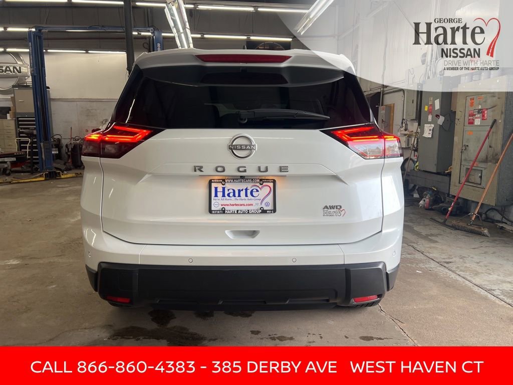 Certified 2025 Nissan Rogue S image 4