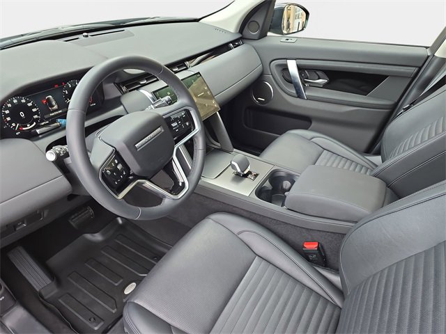 Used 2025 Land Rover Discovery Sport S image 16