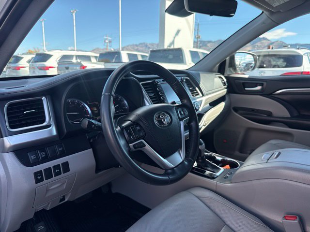 Used 2019 Toyota Highlander Limited AWD/4WD image 14