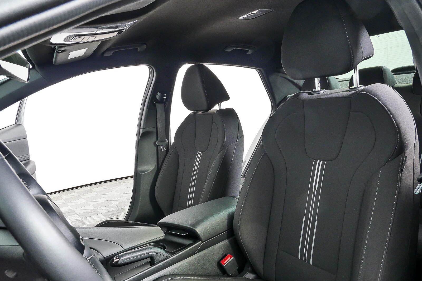 Certified 2025 Hyundai Elantra Sport FWD image 5