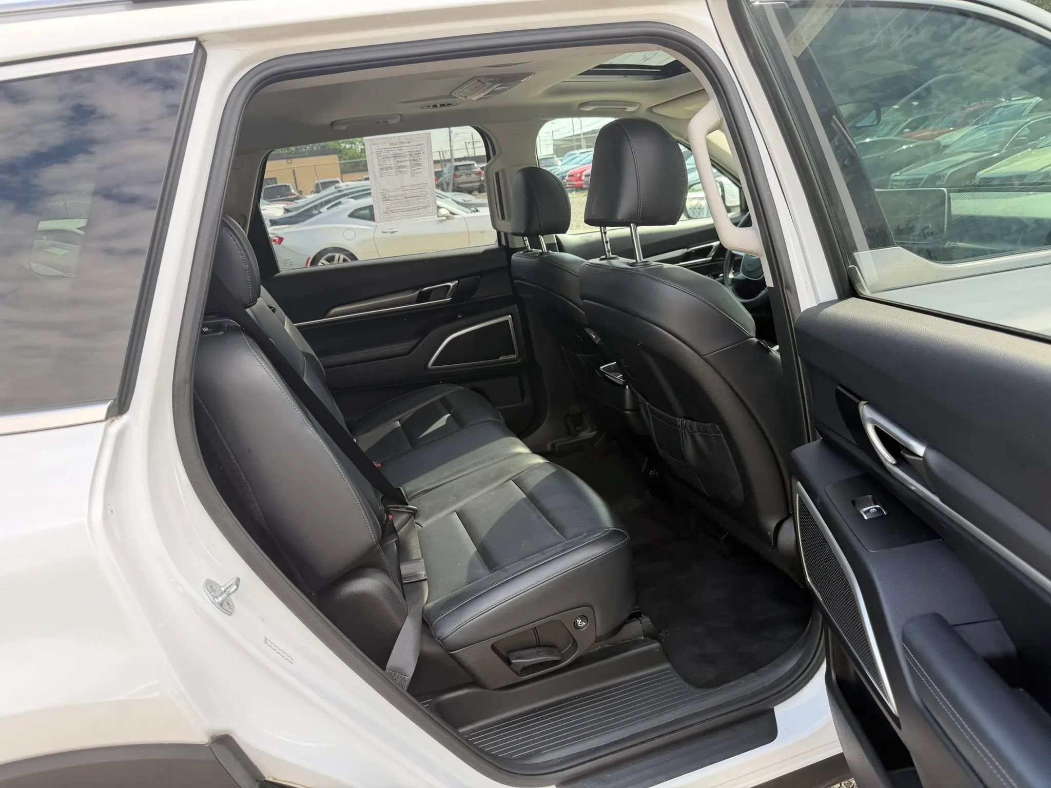 Used 2020 Kia Telluride S w/ S 8 Passenger Seating Package AWD/4WD image 29