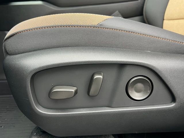 New 2026 Chevrolet Equinox ACTIV w/ Convenience Package III image 18