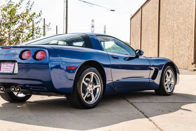 Used 2003 Chevrolet Corvette Coupe w/ Preferred Equipment Group RWD image 46
