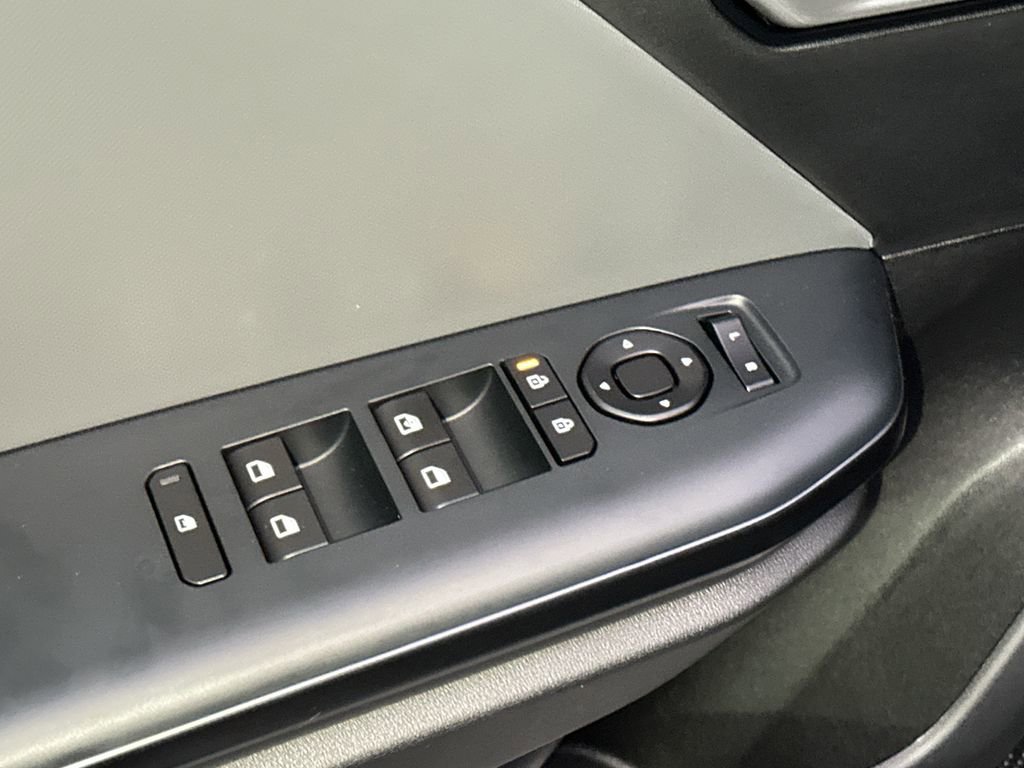 New 2025 Kia K4 LXS image 12