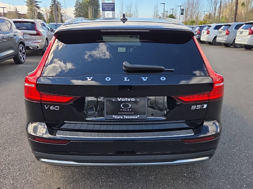 Certified 2025 Volvo V60 B5 Cross Country Plus image 12