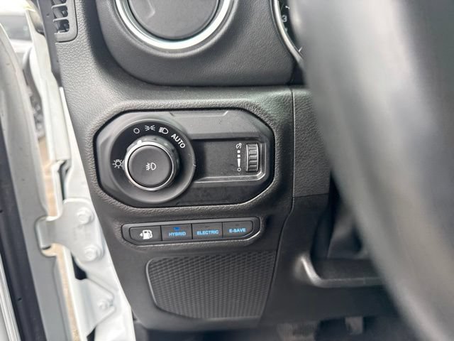 Used 2023 Jeep Wrangler Unlimited Sahara w/ Cold Weather Group AWD/4WD image 24