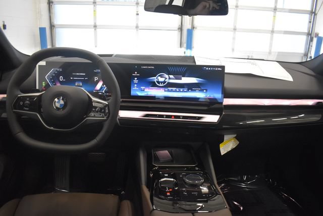 New 2027 BMW 530i xDrive w/ Premium Package AWD/4WD image 5