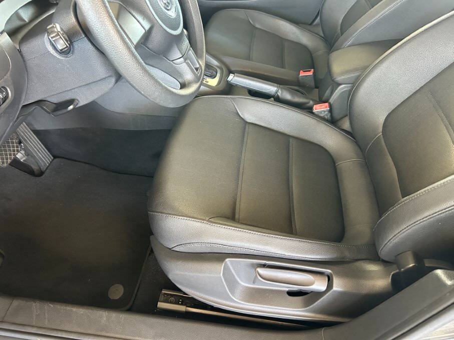 Used 2012 Volkswagen Jetta SE FWD image 19
