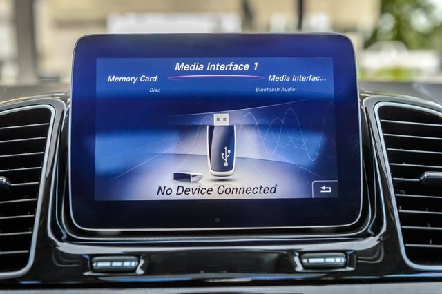 Used 2018 Mercedes-Benz GLS 550 4MATIC image 27