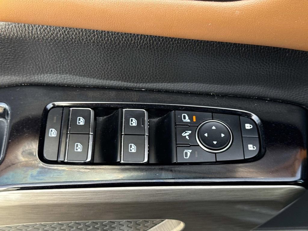 Used 2023 Nissan Pathfinder Platinum w/ Cargo Package image 22