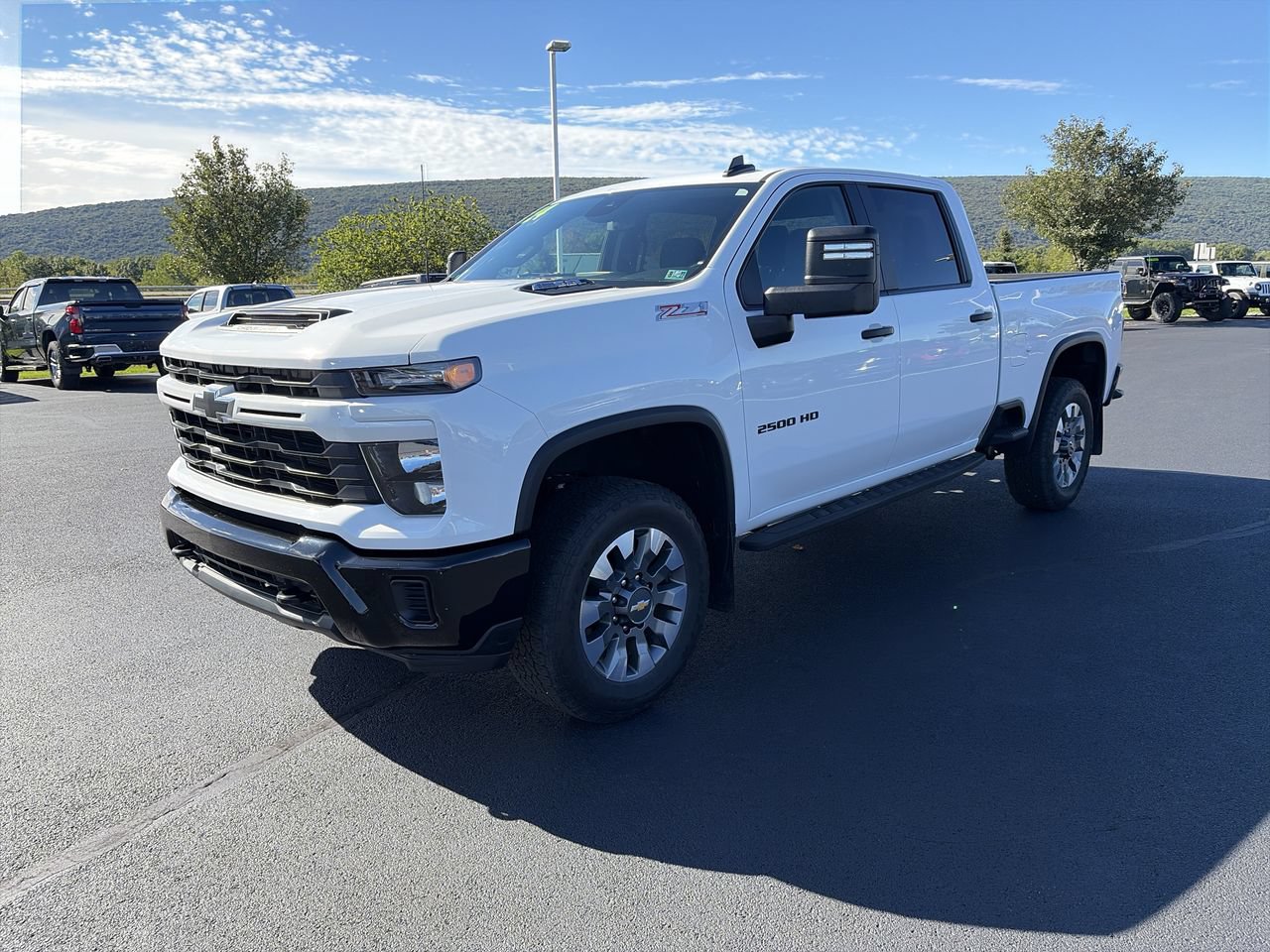 Used 2024 Chevrolet Silverado 2500 Custom w/ Custom Convenience Package AWD/4WD image 3