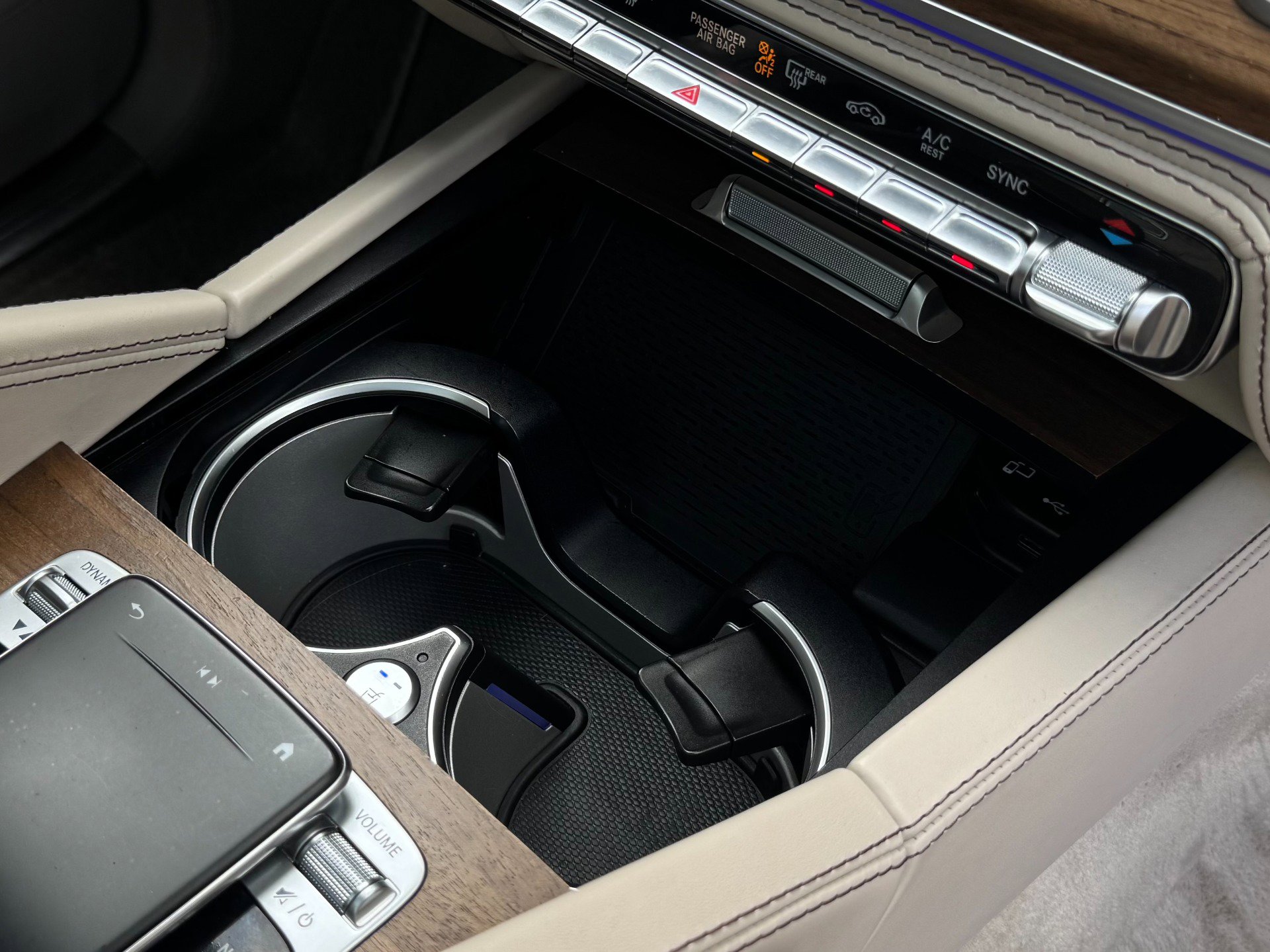 Used 2023 Mercedes-Benz Maybach GLS 600 4MATIC image 35