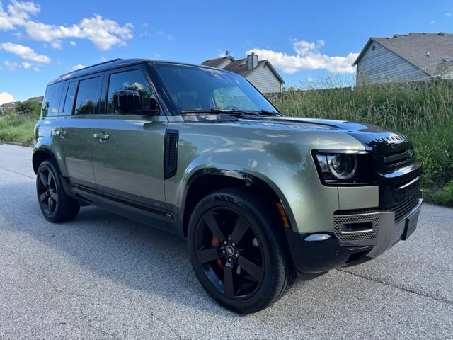 Certified 2025 Land Rover Defender 110 X AWD/4WD image 4