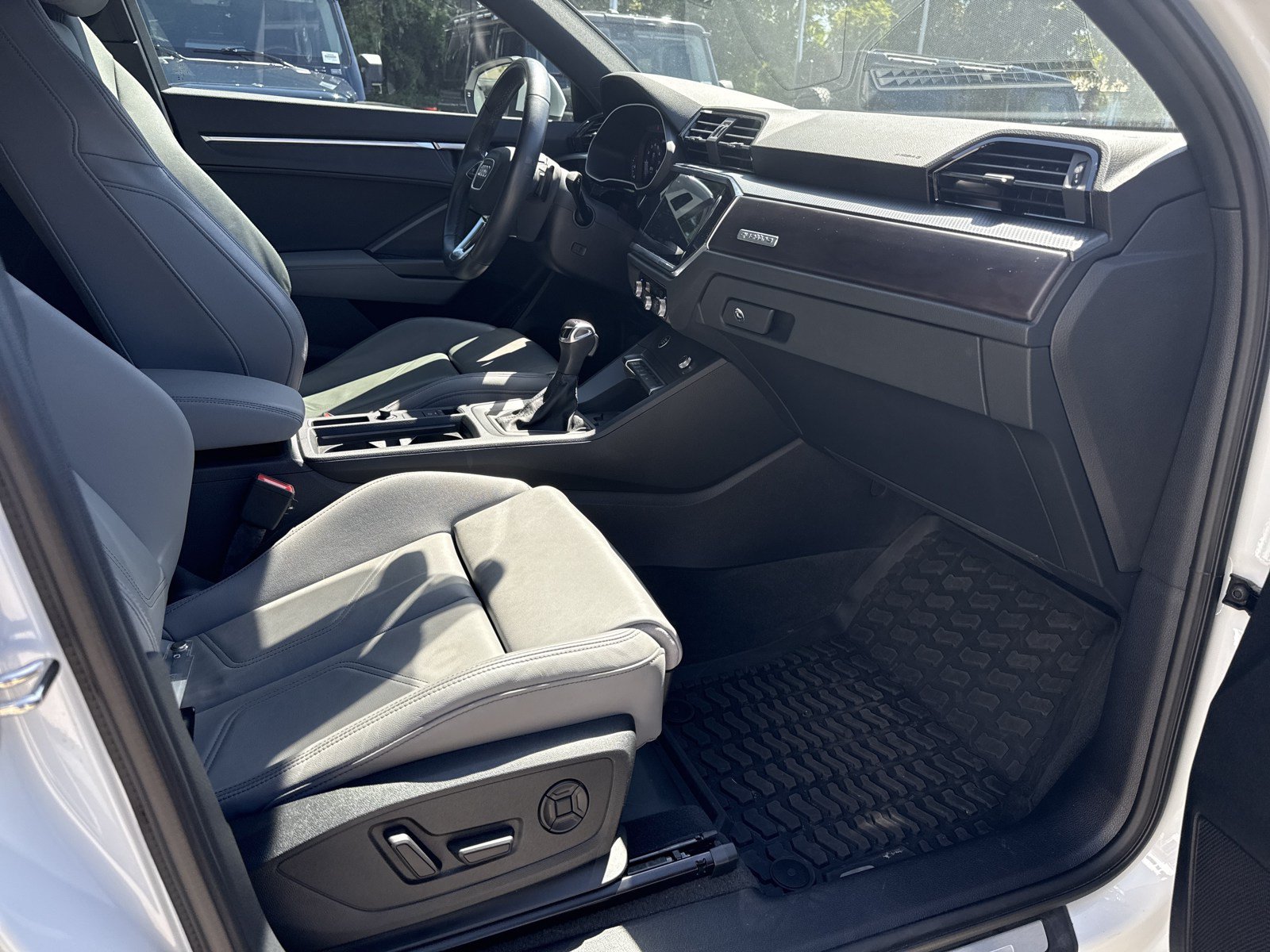 Used 2023 Audi Q3 2.0T Premium Plus AWD/4WD image 36