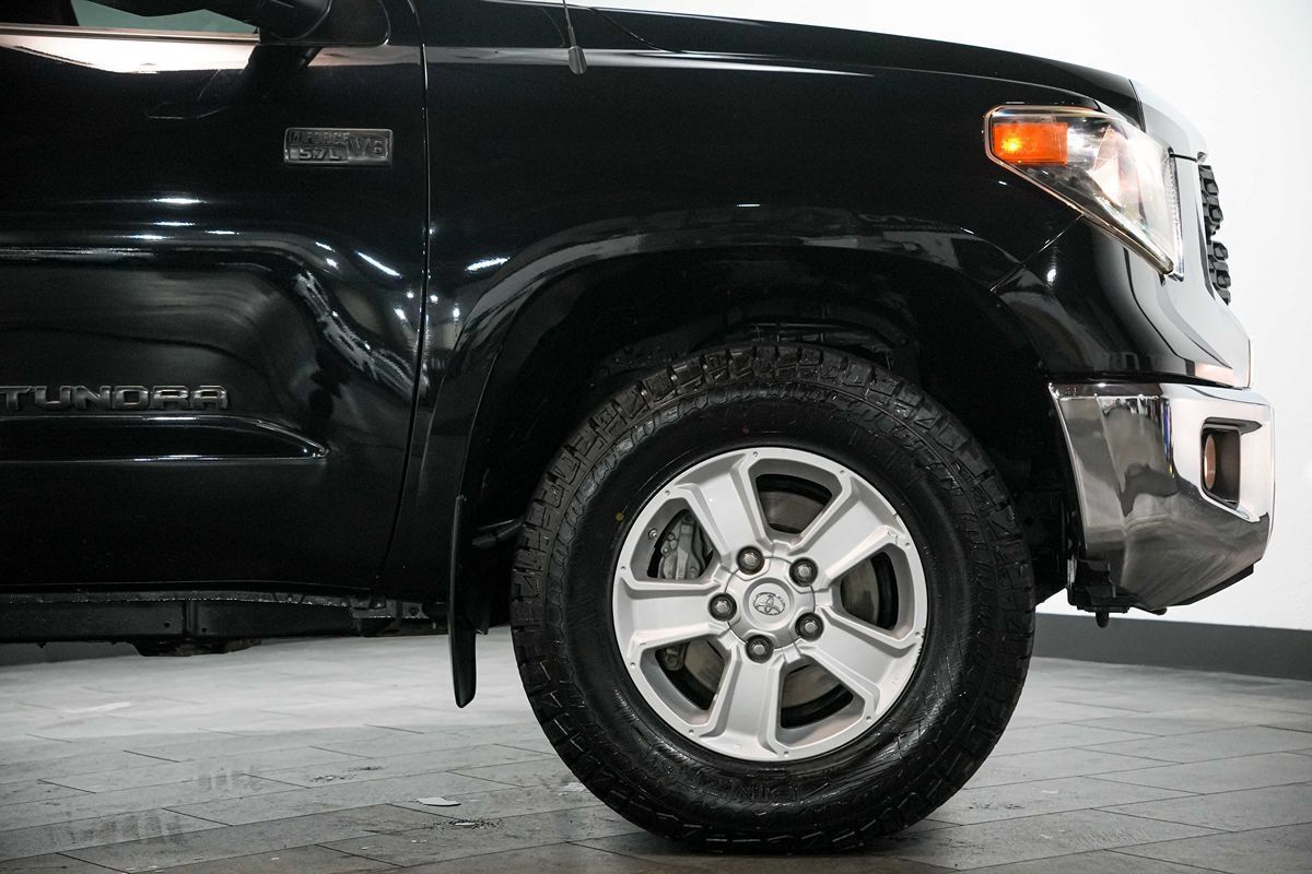 Used 2019 Toyota Tundra SR5 AWD/4WD image 9