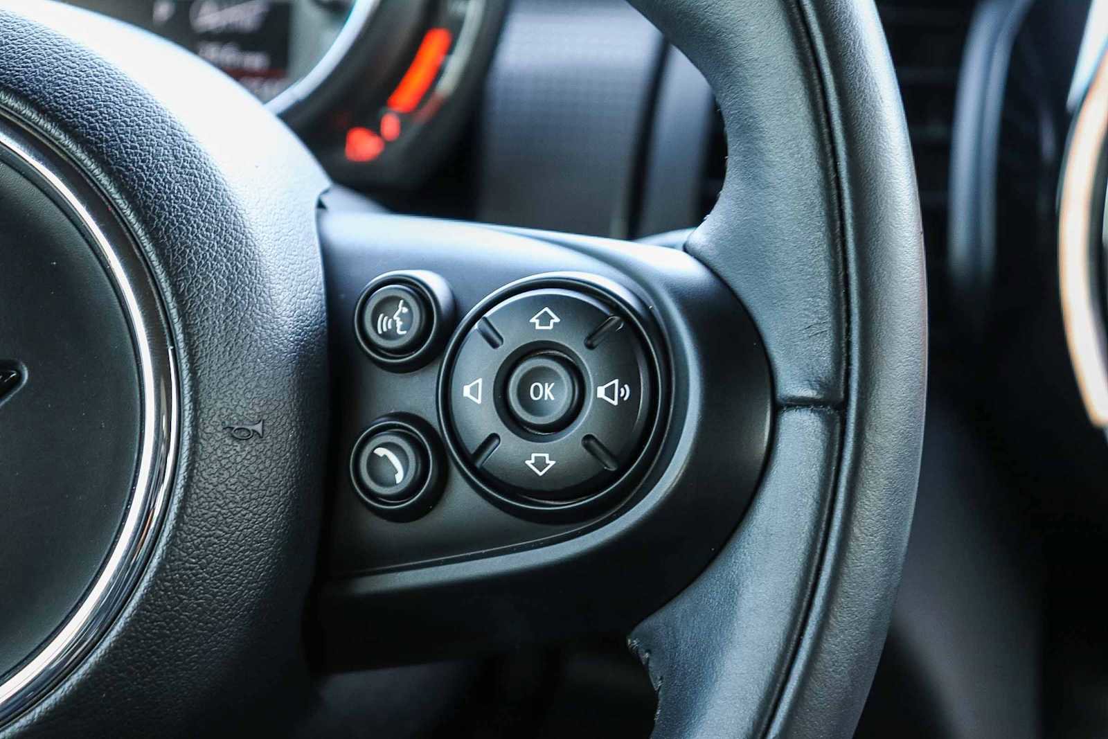 Used 2020 MINI Cooper 2-Door Hardtop image 21