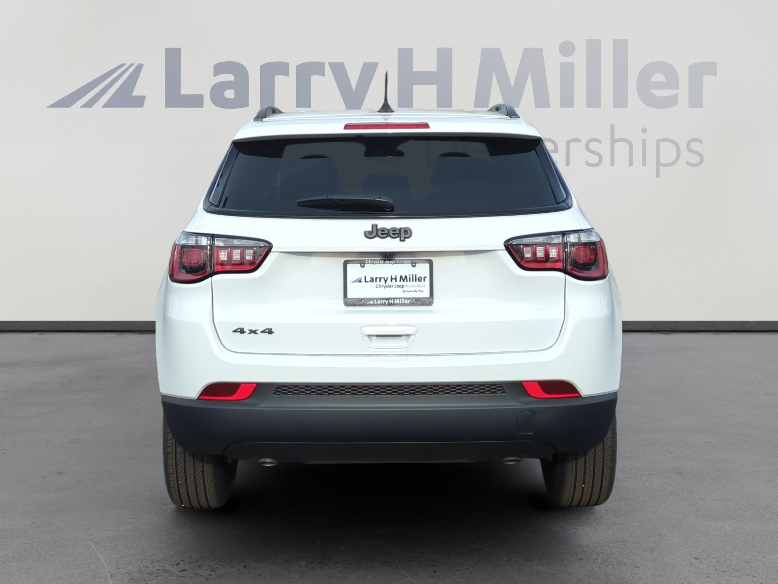 New 2026 Jeep Compass Latitude image 4