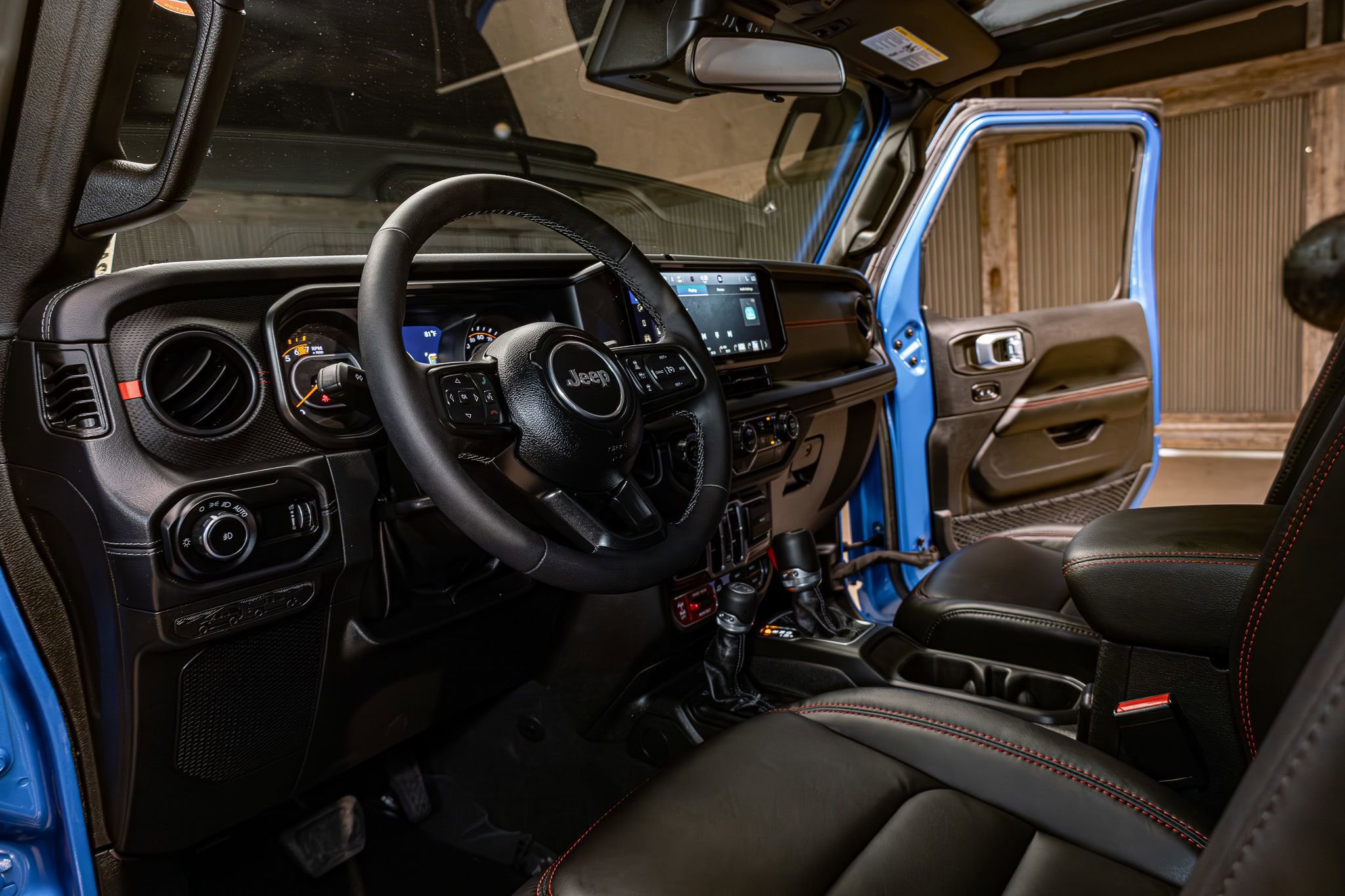 Used 2025 Jeep Wrangler Unlimited Rubicon w/ Convenience Group image 14