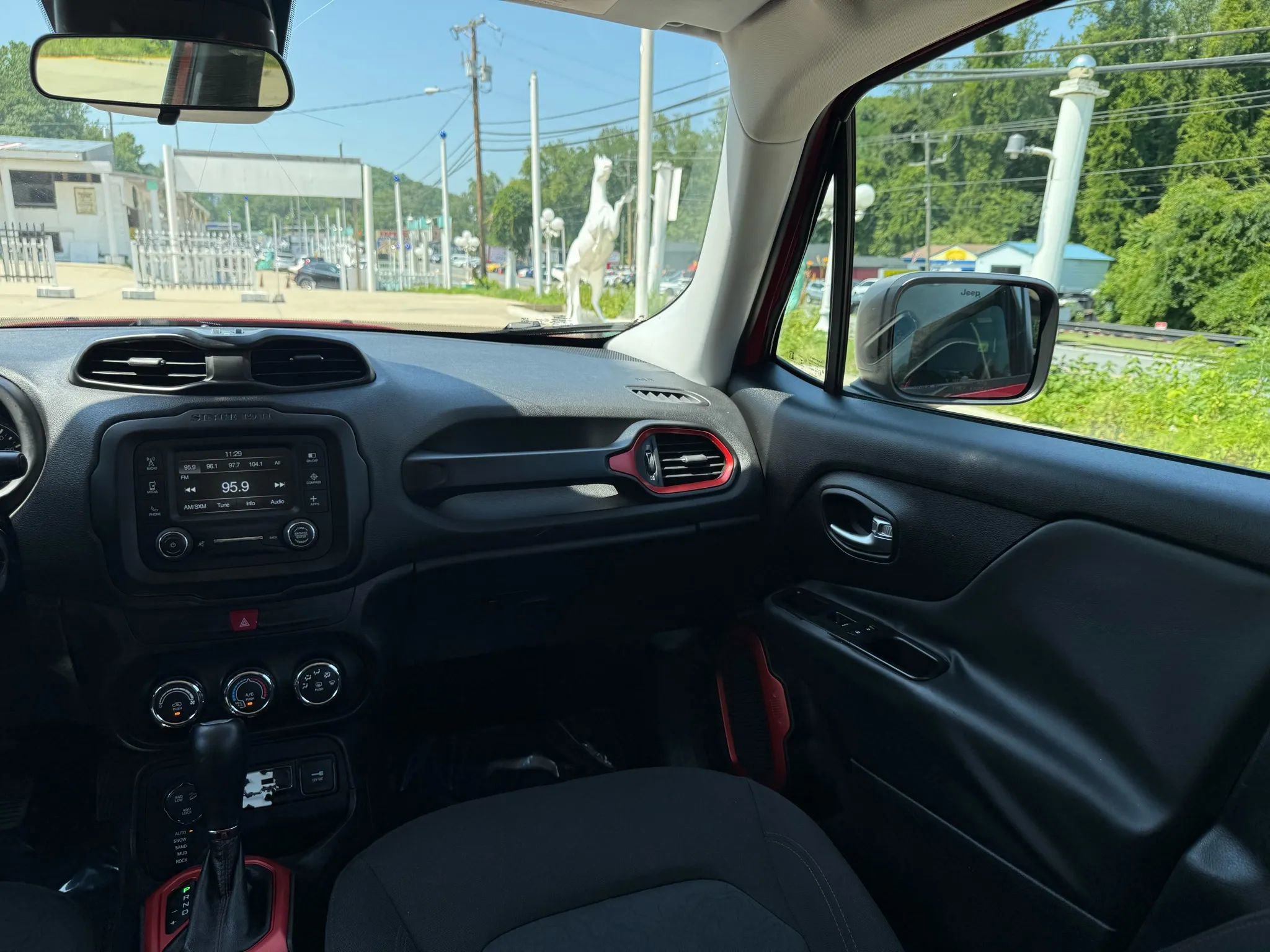 Used 2016 Jeep Renegade Trailhawk image 29