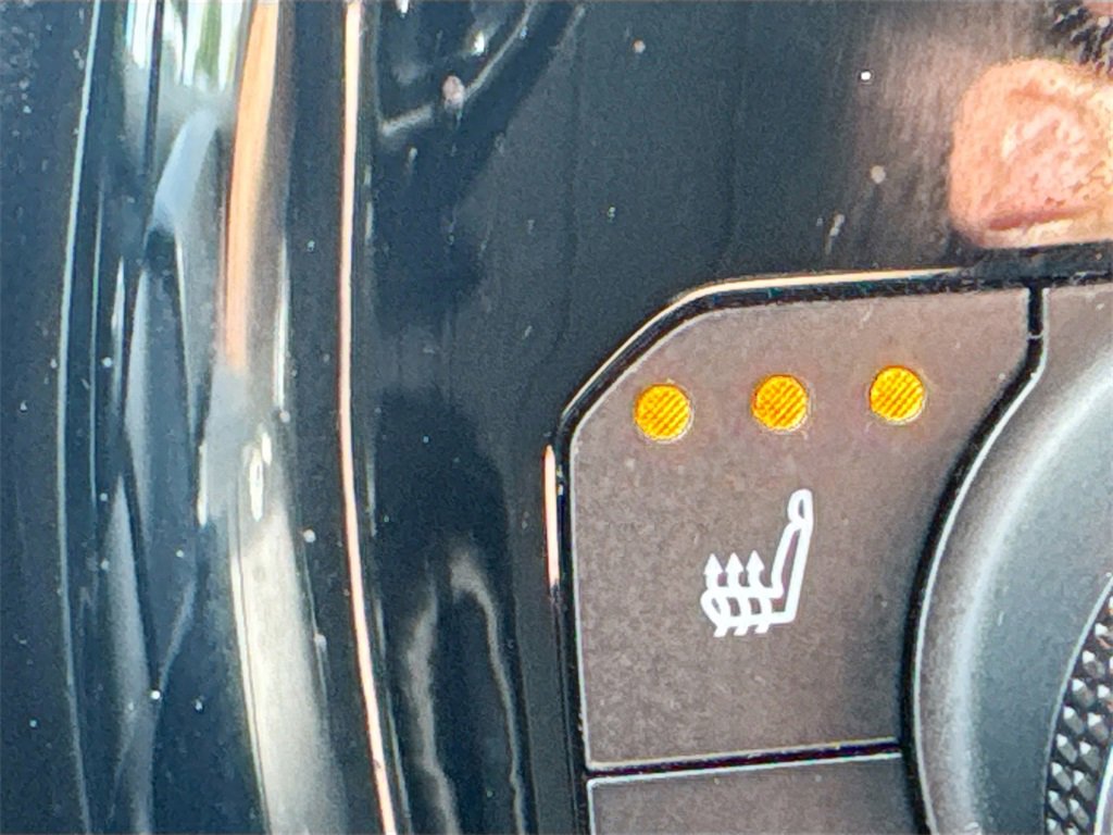 Used 2022 Toyota Highlander XLE image 19