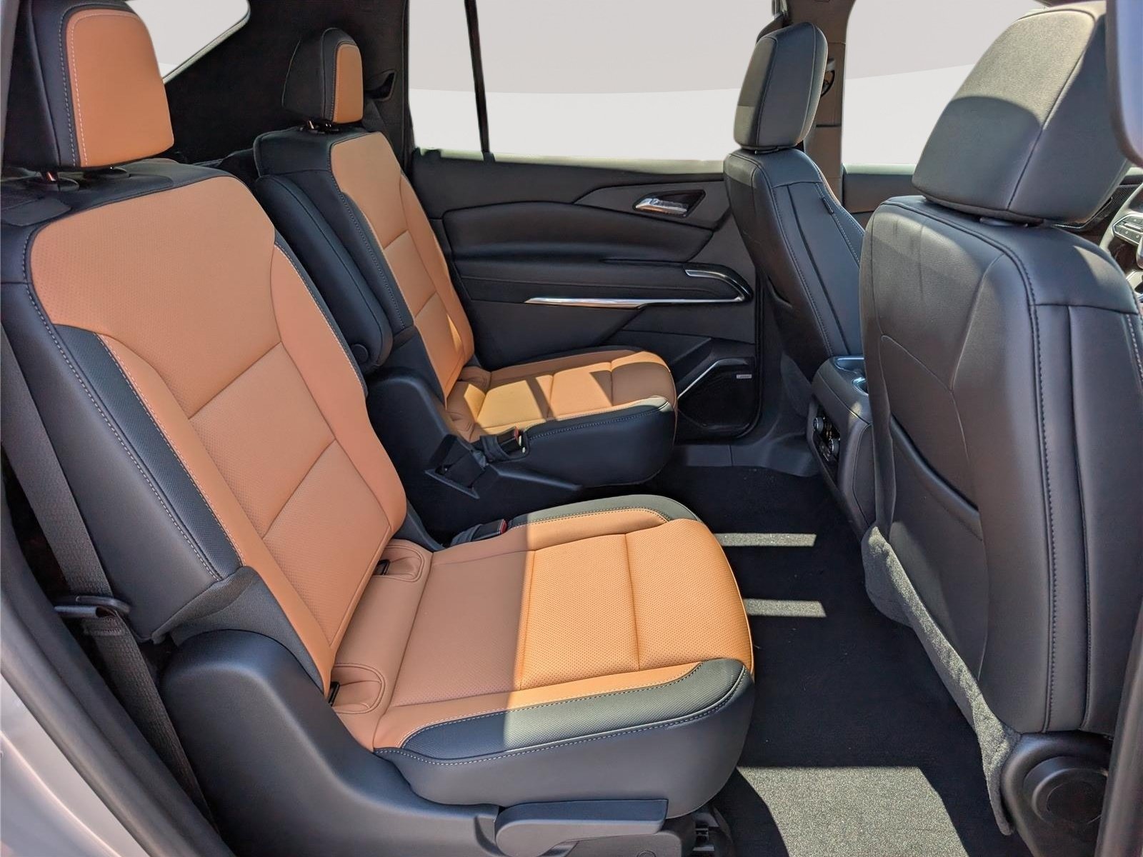 New 2027 Chevrolet Traverse Z71 w/ Enhanced Driving Package AWD/4WD image 9
