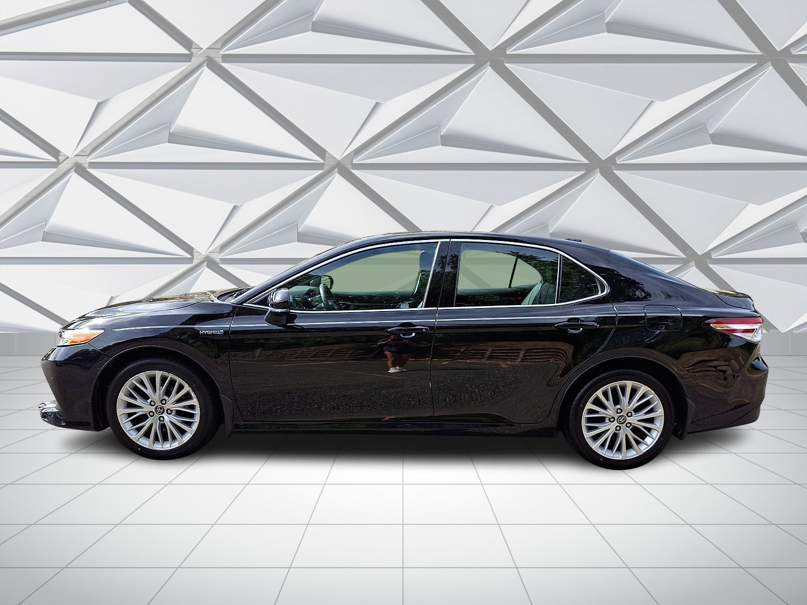 Used 2020 Toyota Camry XLE FWD image 6