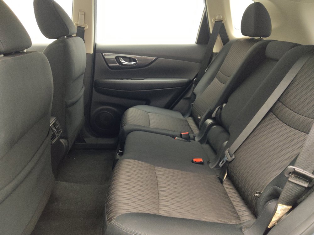 Used 2018 Nissan Rogue S FWD image 18